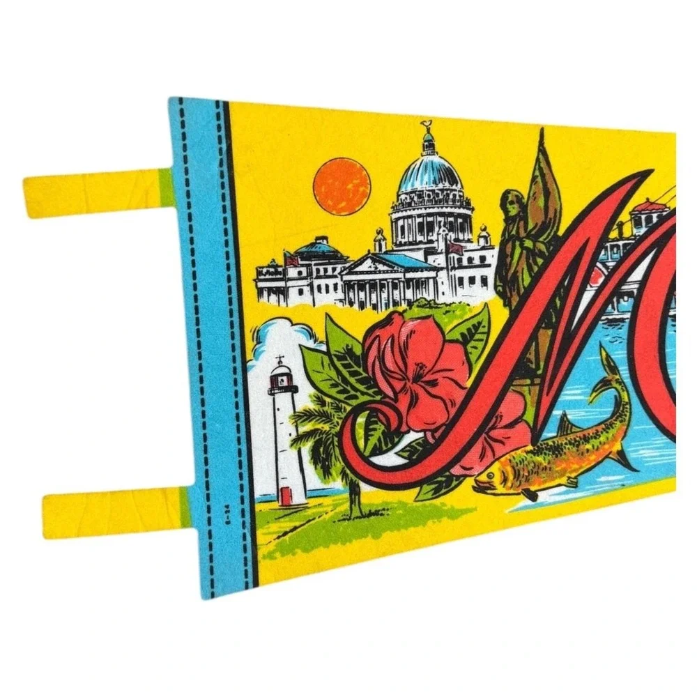 Vintage Mississippi Souvenir Felt Pennant 1960s Yellow State Landmarks 25 in‎
